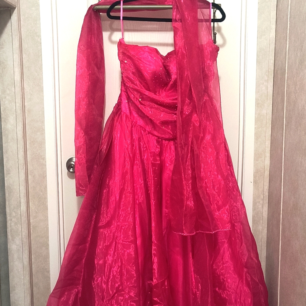 Beautiful Size 18 Prom Dress